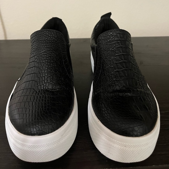 Cassay Black Crocodile-Embossed Platform Slip-On Sneakers - Picture 5 of 6